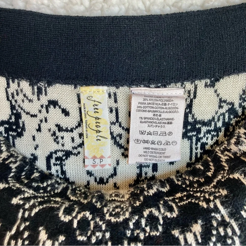 Free People Women’s black & cream boho print knit sweater pull-on pencil skirt